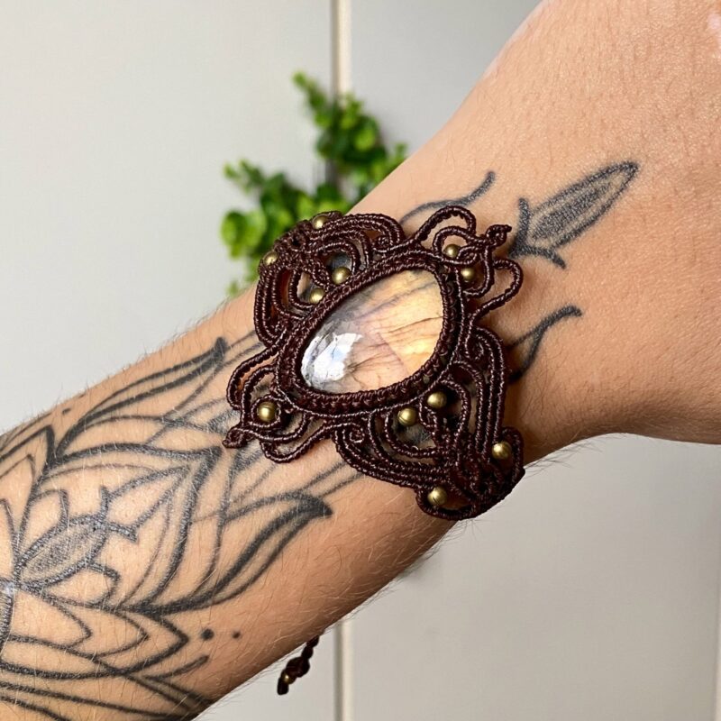 Bracelete/Pulseira com Labradorita Furta cor