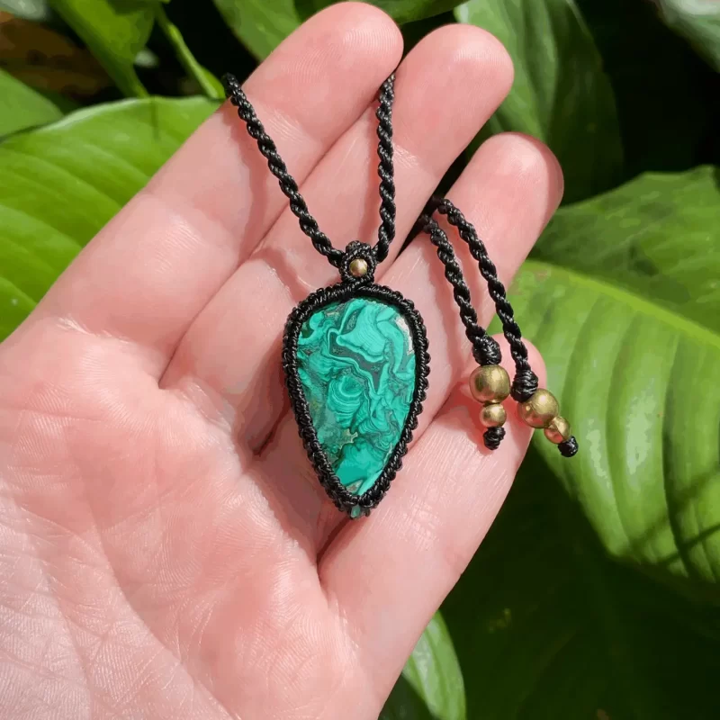 Colar minimalista com Malaquita