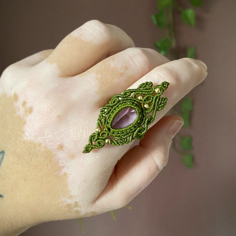 Anel com Ametista Facetada