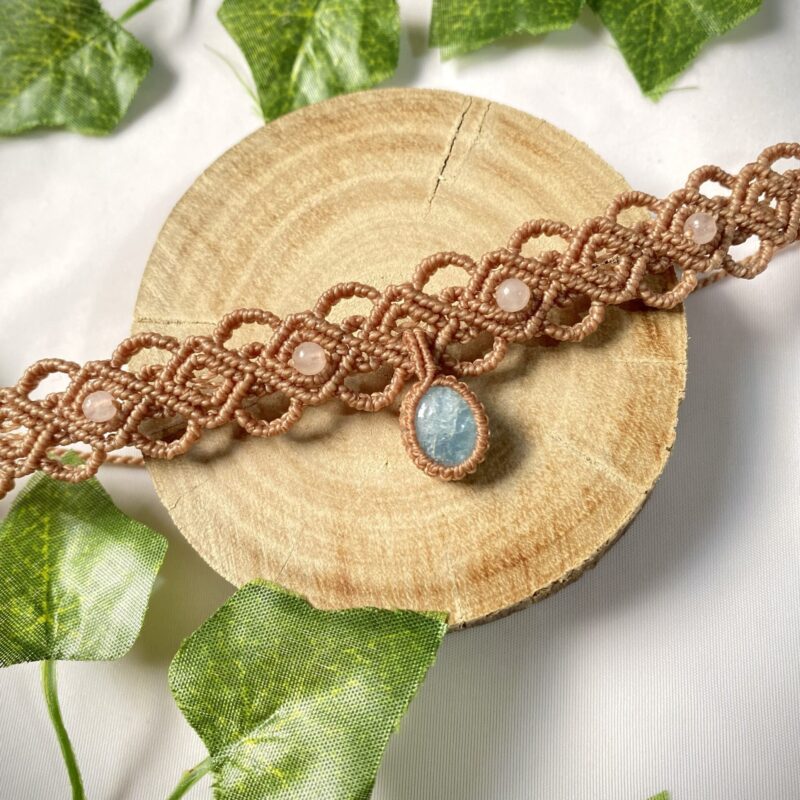 Gargantilha com pedra Água Marinha