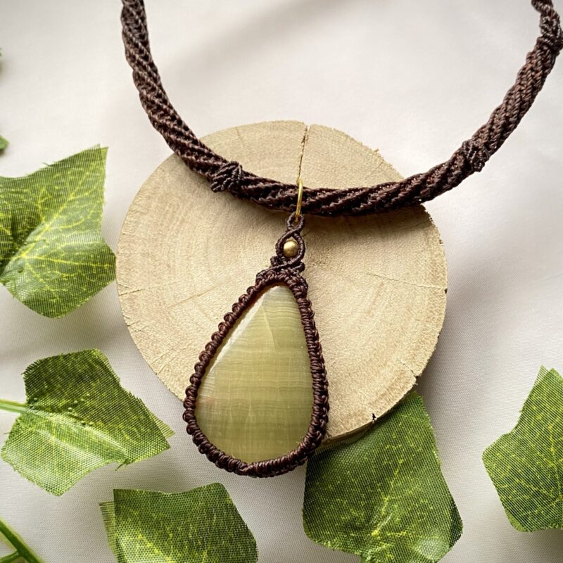 Colar tubular com Ônix verde