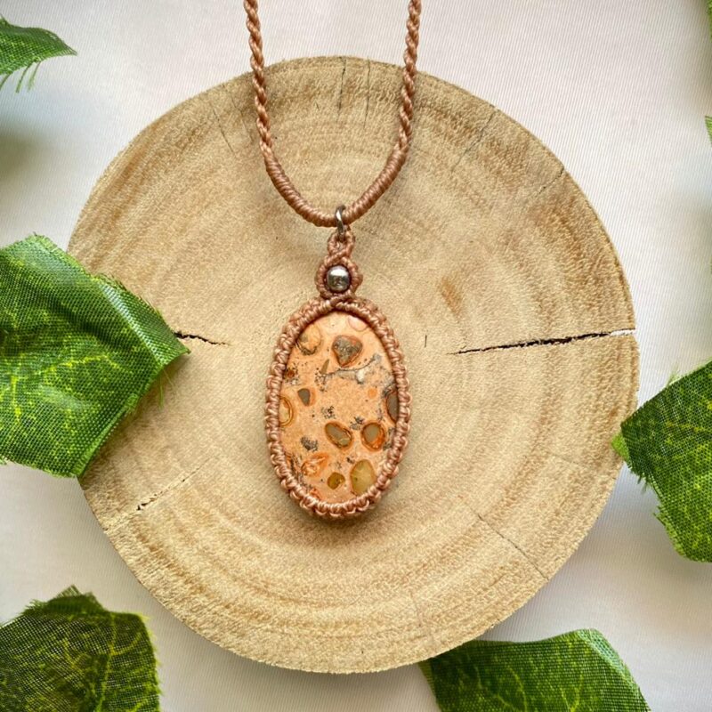 Colar Minimalista com Leopardita