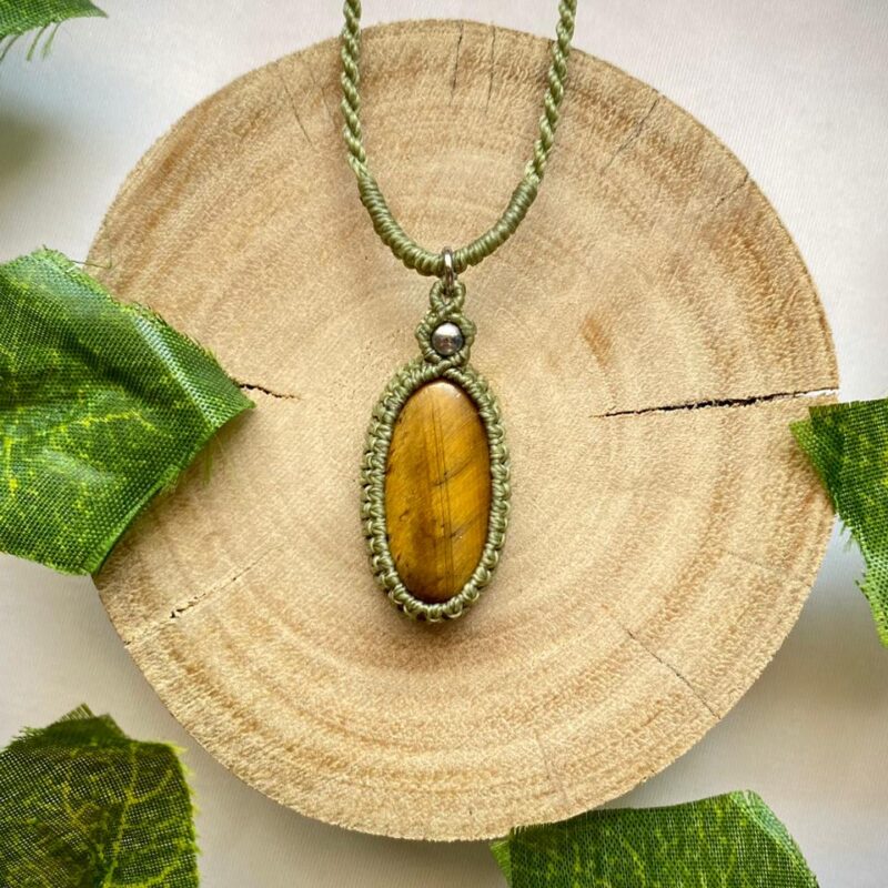 Colar Minimalista com Olho de Tigre