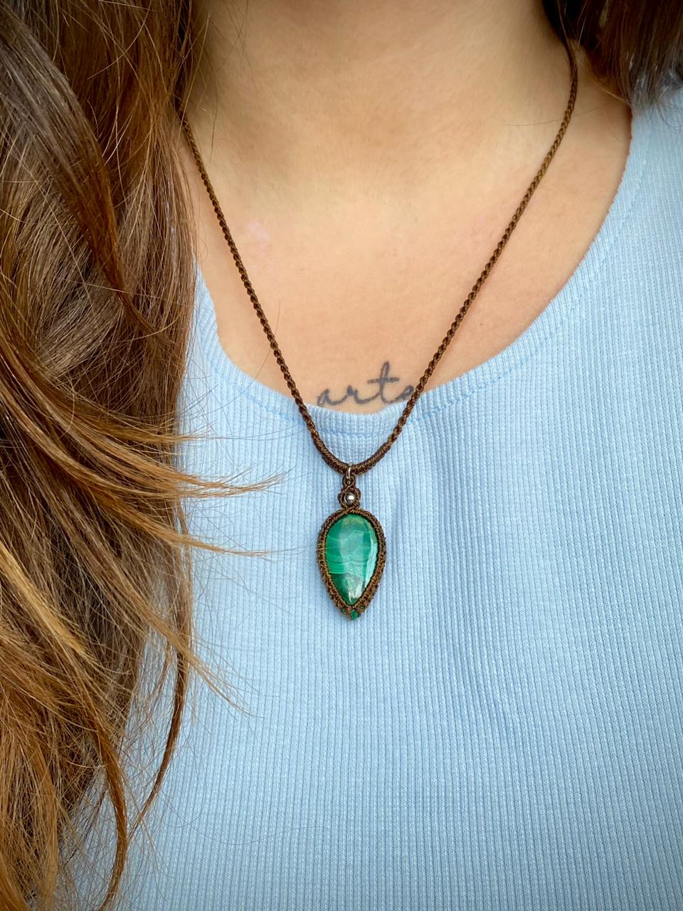 Colar Minimalista com Malaquita - Imagem 2