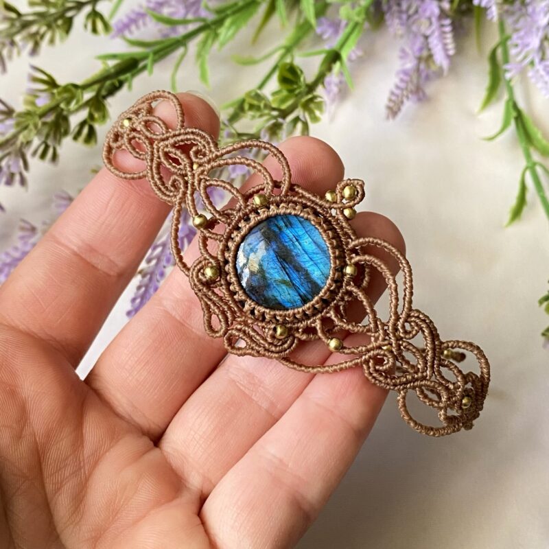 Pulseira delicada com Labradorita Azul Redonda