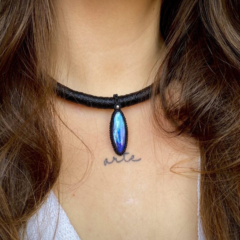 Colar Tubular com Pedra Labradorita Azul