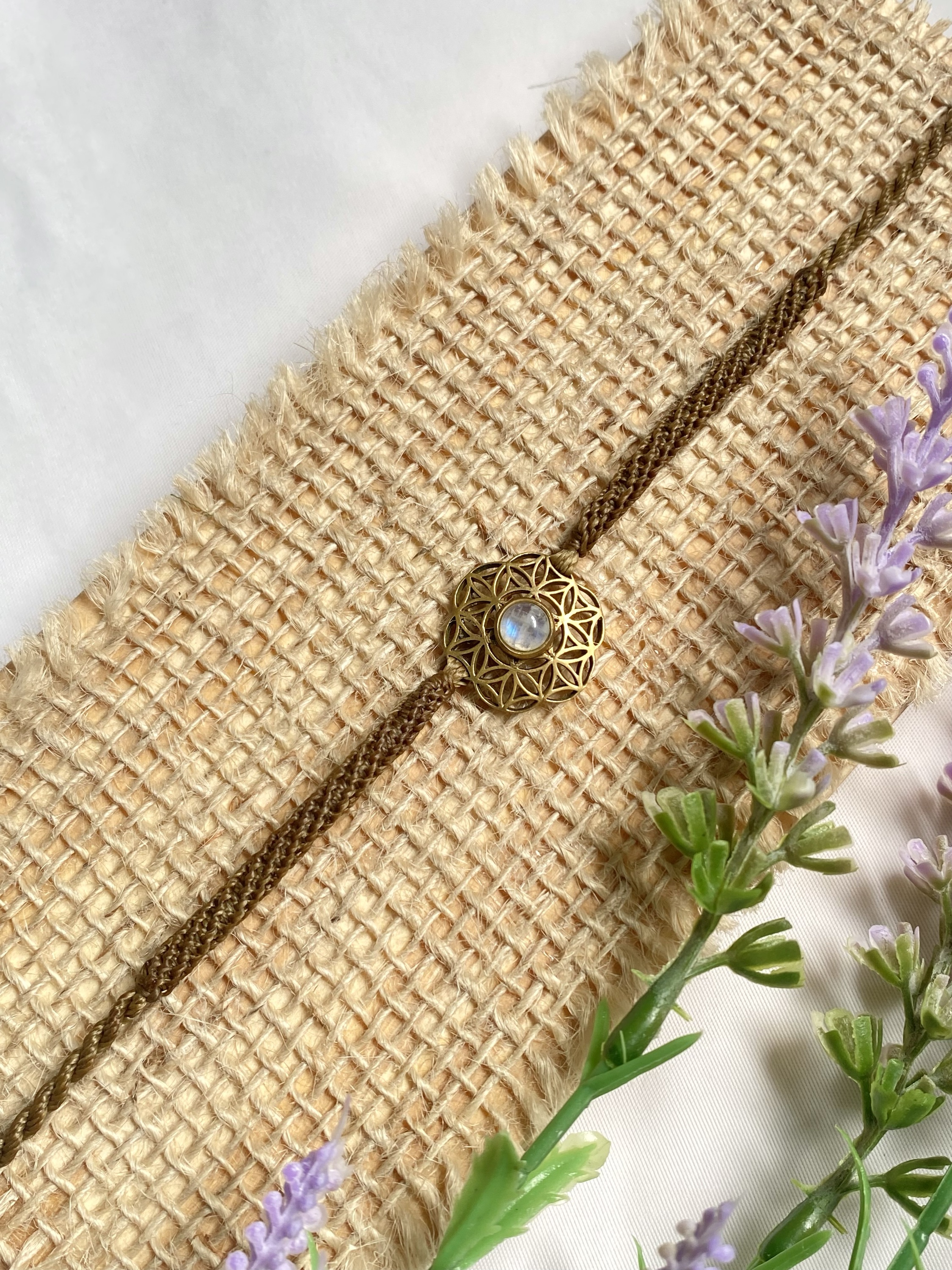 Pulseira detalhe brass indiano e Pedra da Lua