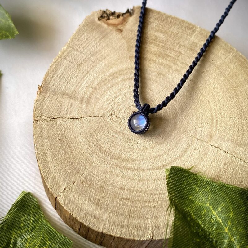 Colar ponto de luz com Pedra da lua natural