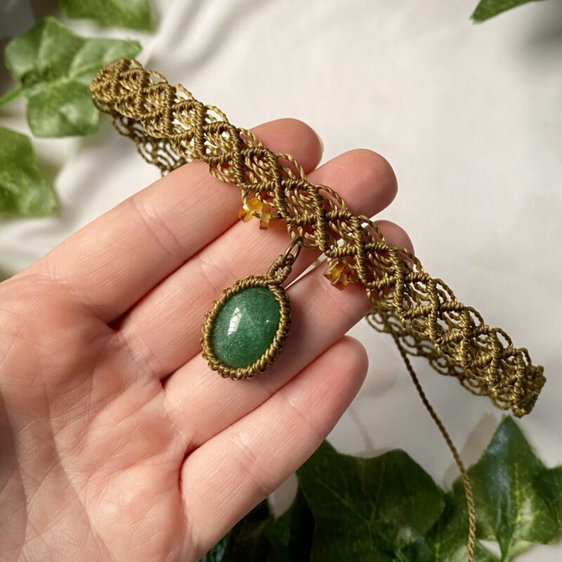 Gargantilha com Quartzo verde e discos de Âmbar