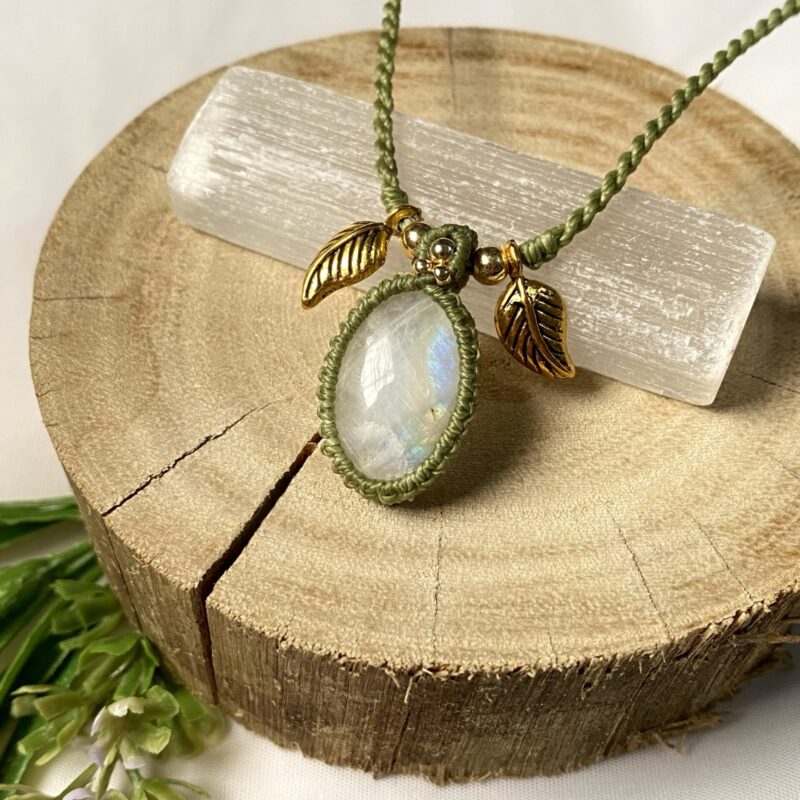 Colar folhas douradas e Pedra da Lua