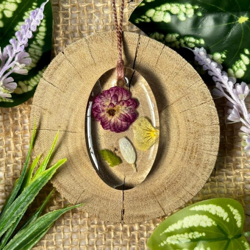 Colar em resina botânica com Flor Mini rosa/Flor de Cosmos/Hortênsia