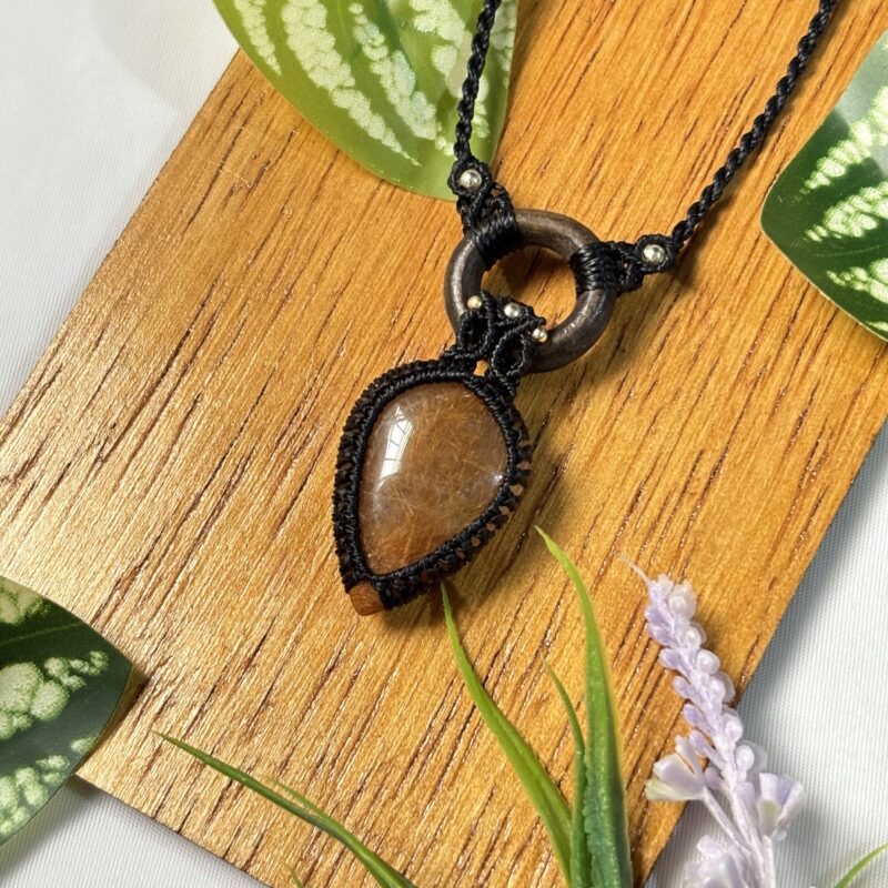 Colar pingente com Quartzo Rutilo