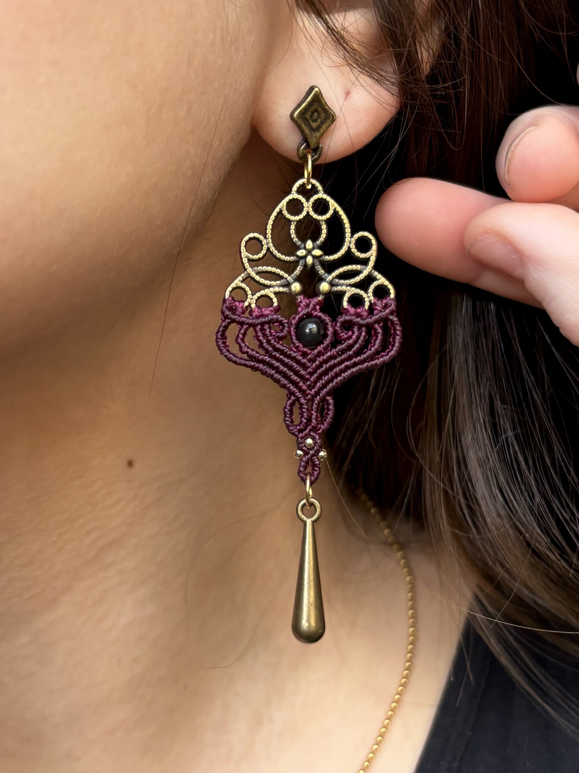 Brincos modelo boho com Obsidiana negra