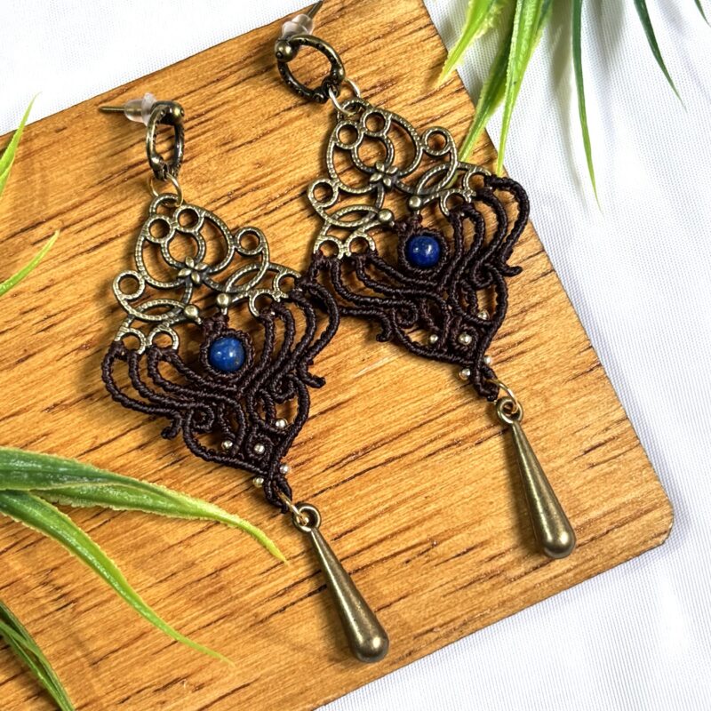 Brincos modelo boho com Lápis Lazúli