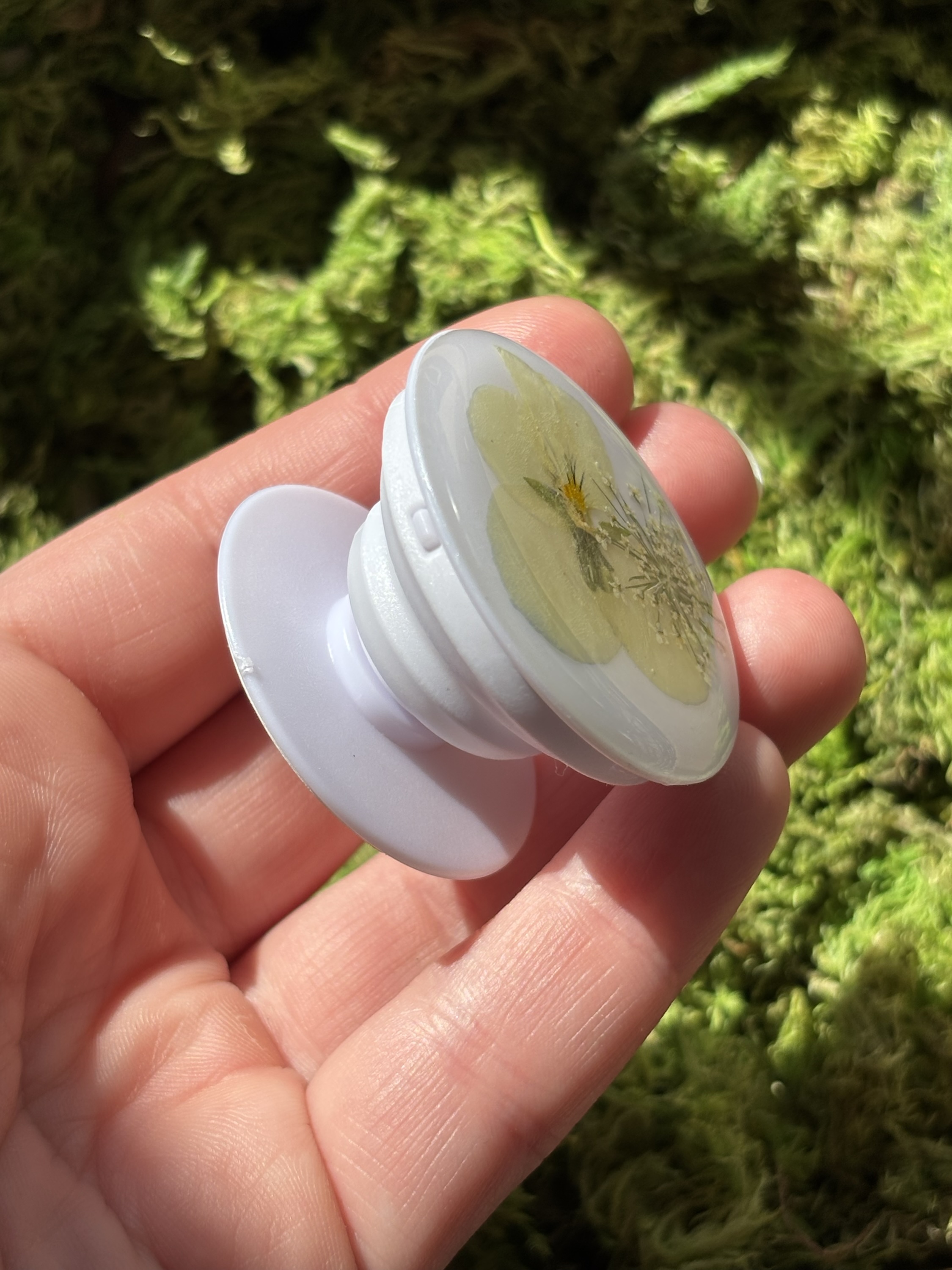 PopSocket em resina com Flores naturais - Imagem 2