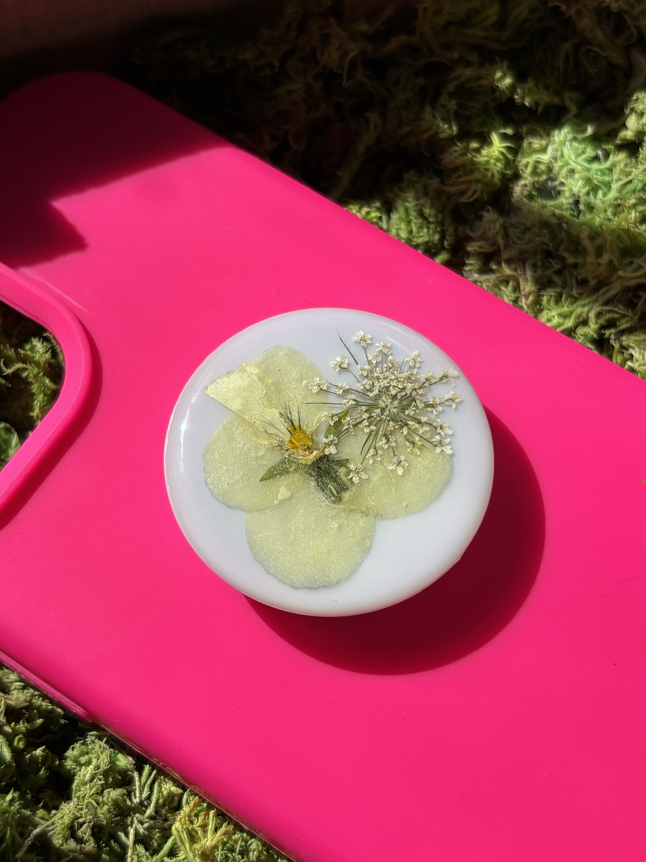 PopSocket em resina com Flores naturais - Imagem 3